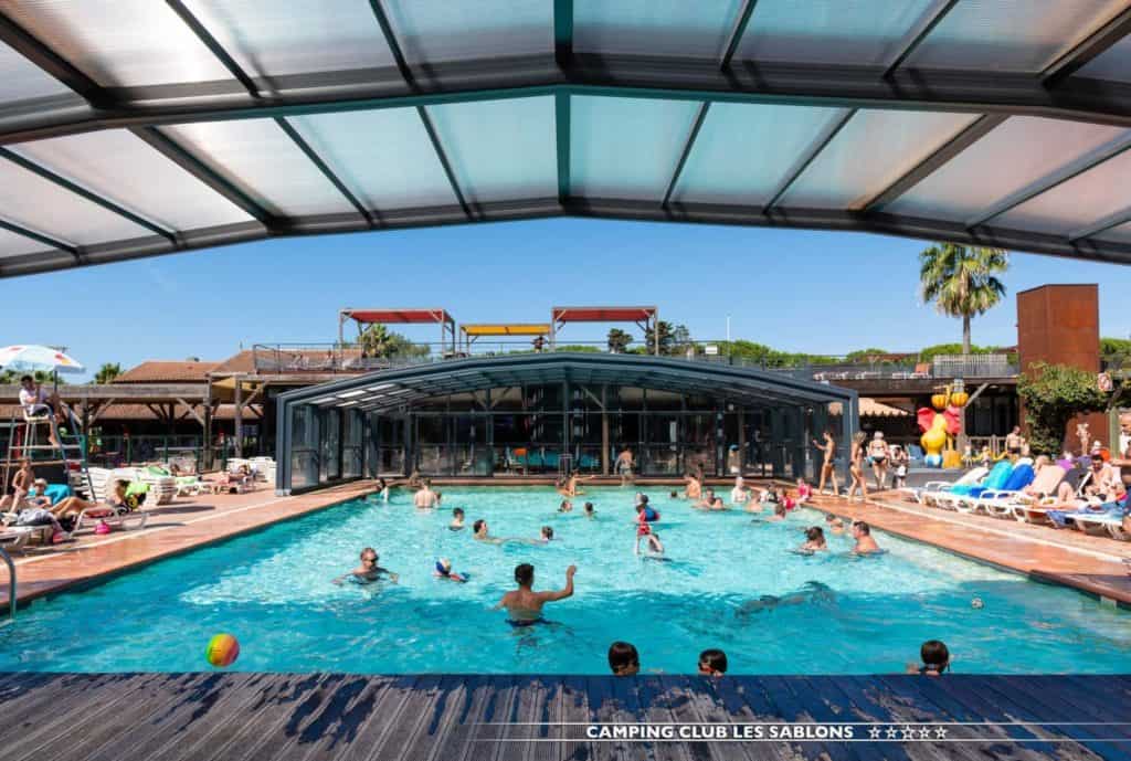 camping-avec-piscine-couverte-1500x1010